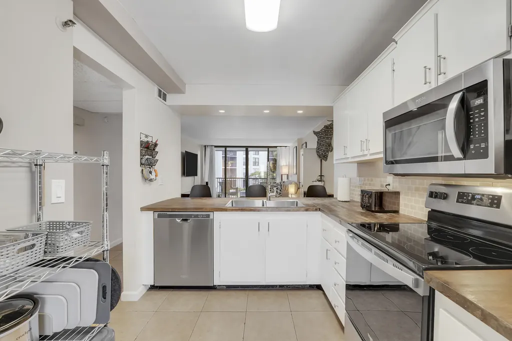 20 Royal Palm Way Boca Raton FL 33432