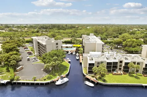 20 Royal Palm Way Boca Raton FL 33432