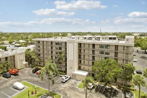20 Royal Palm Way Boca Raton FL 33432
