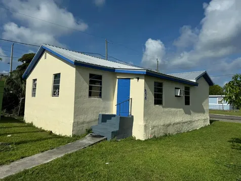 856 SW Ave D Belle Glade FL 33430