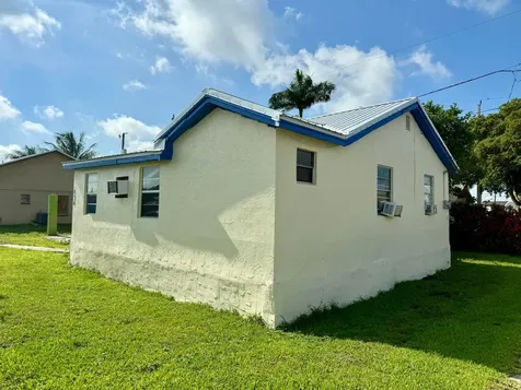 856 SW Ave D Belle Glade FL 33430