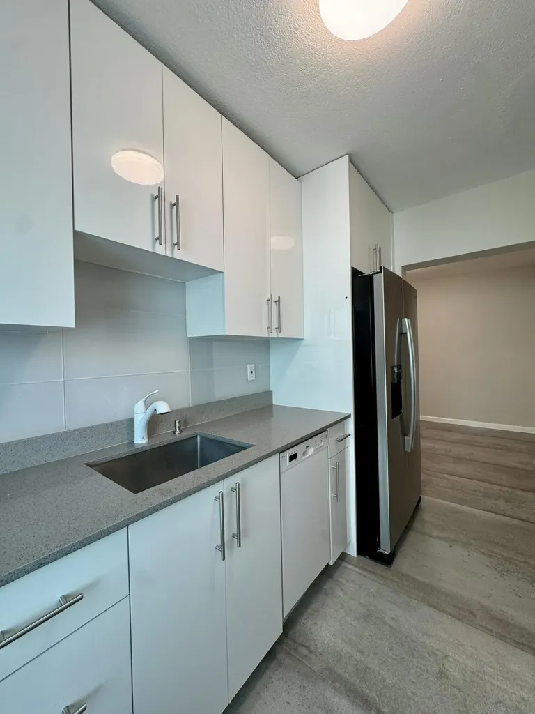 935 8th Street Miami Beach FL 33139