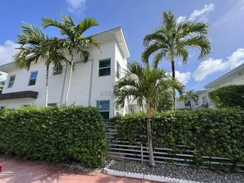 935 8th Street Miami Beach FL 33139