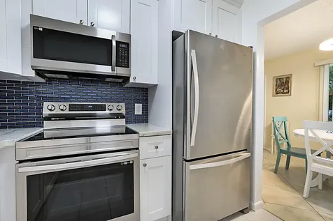 1023 Ellesmere B Deerfield Beach FL 33442