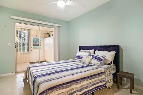 1023 Ellesmere B Deerfield Beach FL 33442