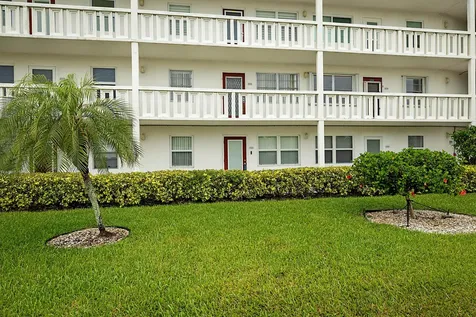 1023 Ellesmere B Deerfield Beach FL 33442
