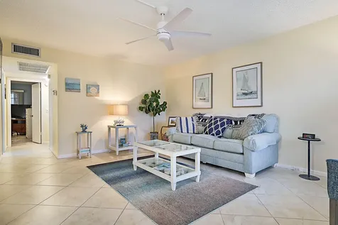 1023 Ellesmere B Deerfield Beach FL 33442
