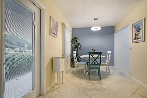 1023 Ellesmere B Deerfield Beach FL 33442
