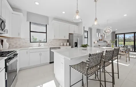 2114 Sequoia Naples FL 34120