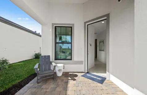 2114 Sequoia Naples FL 34120