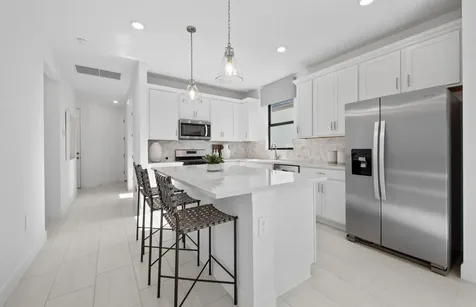 2114 Sequoia Naples FL 34120