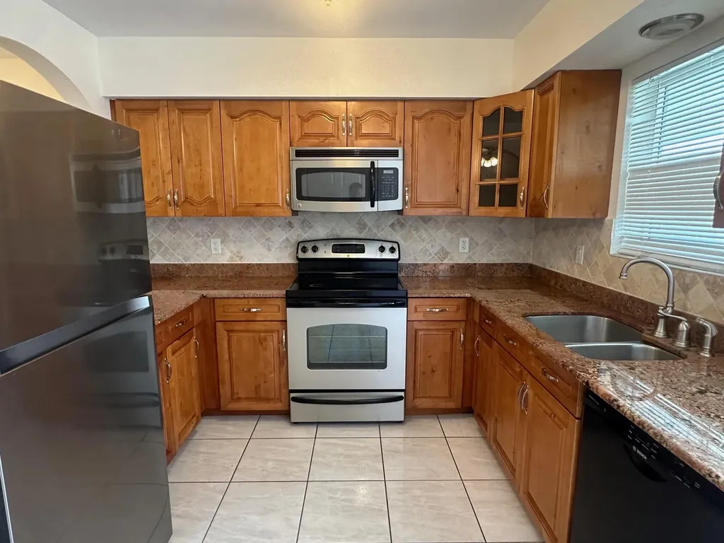 3850 NE 21st Way Lighthouse Point FL 33064