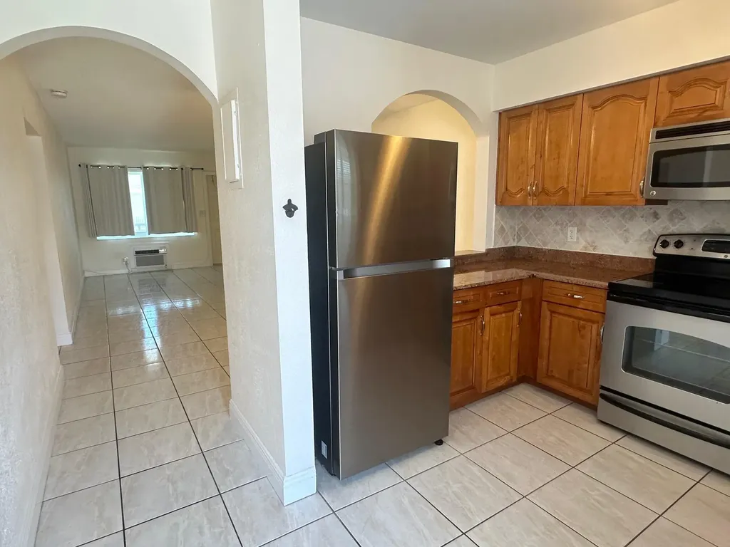 3850 NE 21st Way Lighthouse Point FL 33064