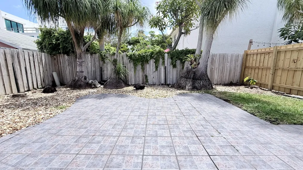 620 NE 19th Avenue Deerfield Beach FL 33441