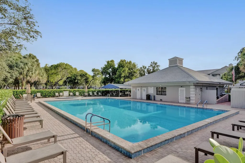1518 Whitehall Drive Davie FL 33324