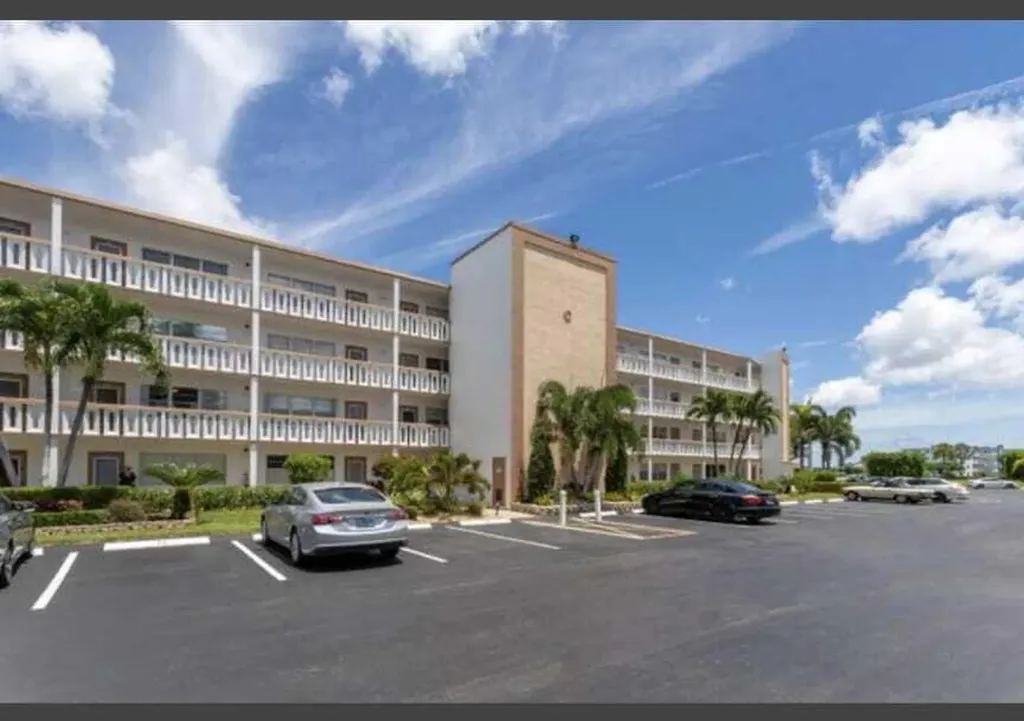 2053 Cornwall C Boca Raton FL 33434