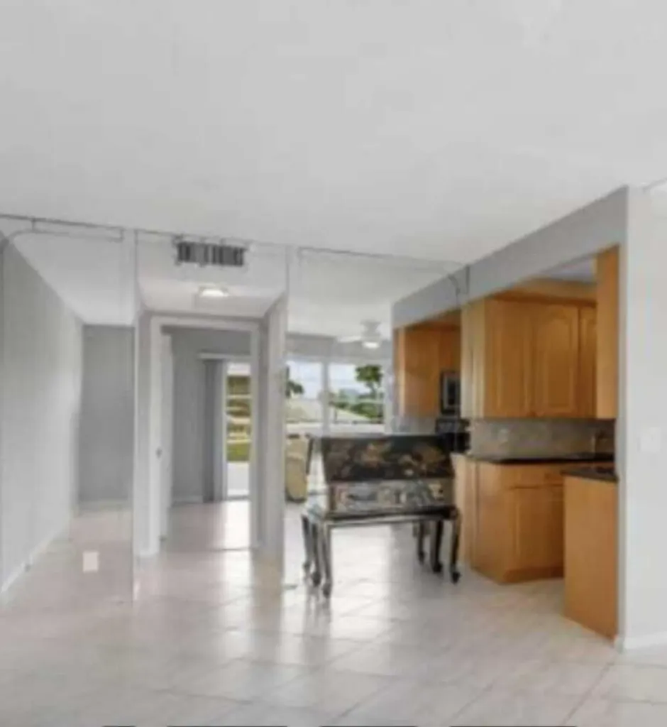2053 Cornwall C Boca Raton FL 33434