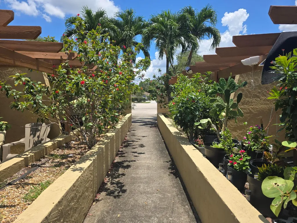 1155 White Pine Wellington FL 33414