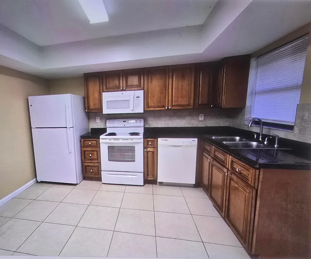 1155 White Pine Wellington FL 33414