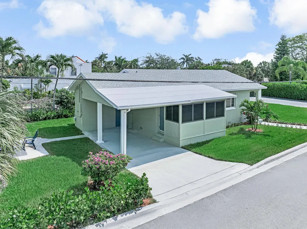 1201 N Palmway Lake Worth Beach FL 33460