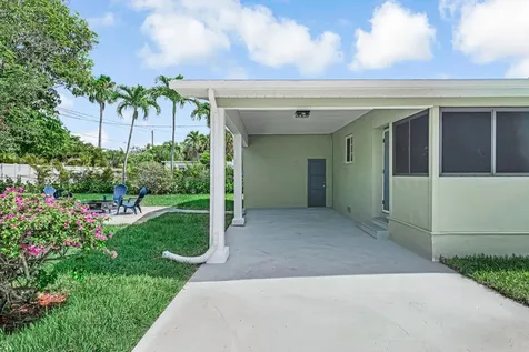 1201 N Palmway Lake Worth Beach FL 33460