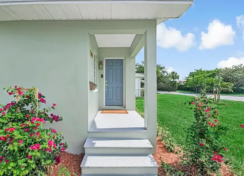 1201 N Palmway Lake Worth Beach FL 33460