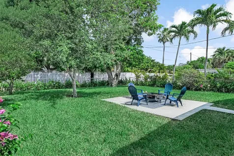 1201 N Palmway Lake Worth Beach FL 33460