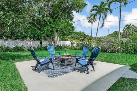1201 N Palmway Lake Worth Beach FL 33460