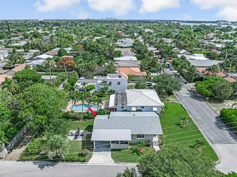 1201 N Palmway Lake Worth Beach FL 33460