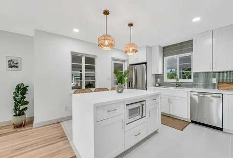1201 N Palmway Lake Worth Beach FL 33460