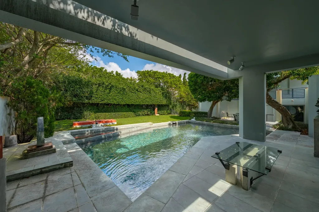 1496 N Lake Way Palm Beach FL 33480