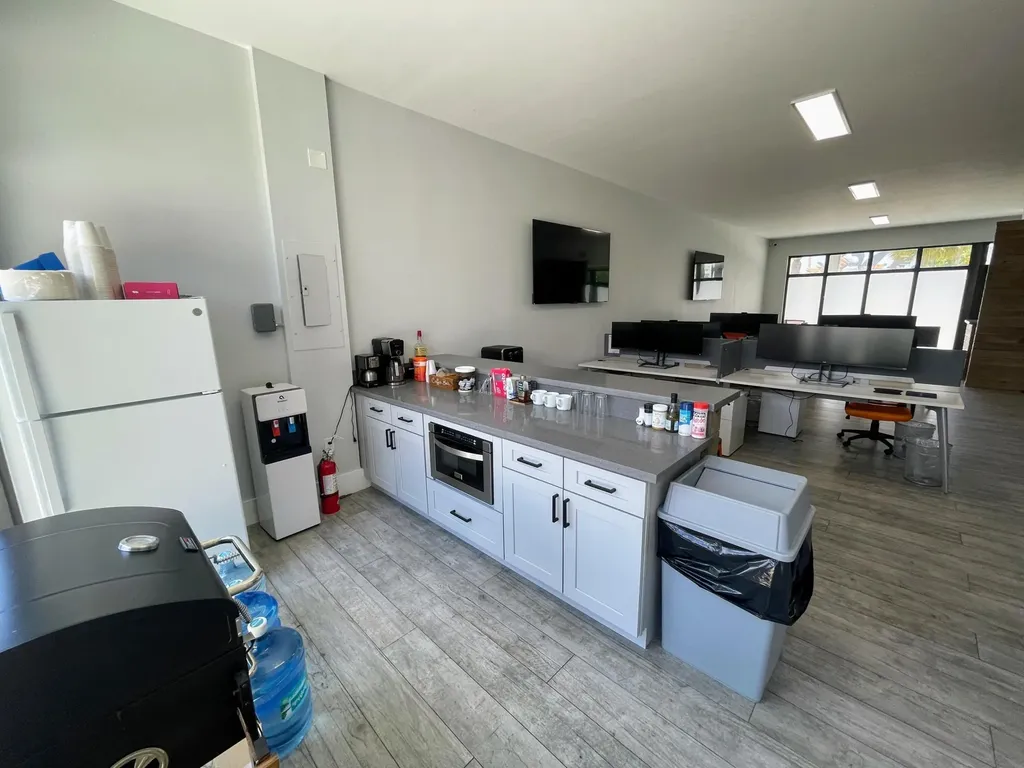 643 N Andrews Avenue Fort Lauderdale FL 33311