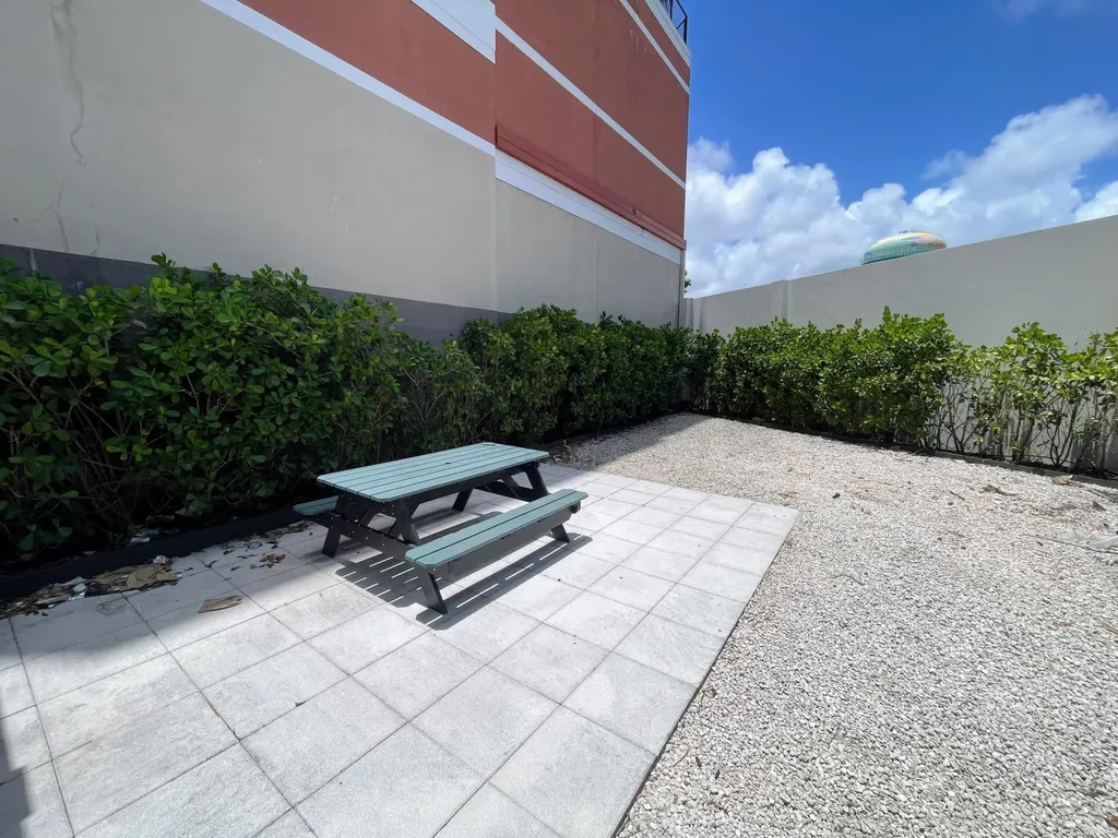 643 N Andrews Avenue Fort Lauderdale FL 33311
