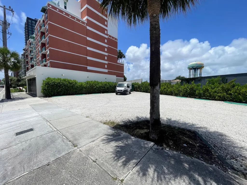 643 N Andrews Avenue Fort Lauderdale FL 33311