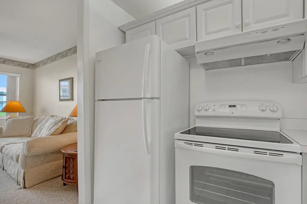 680 Horizon W Boynton Beach FL 33435