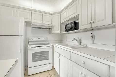 680 Horizon W Boynton Beach FL 33435