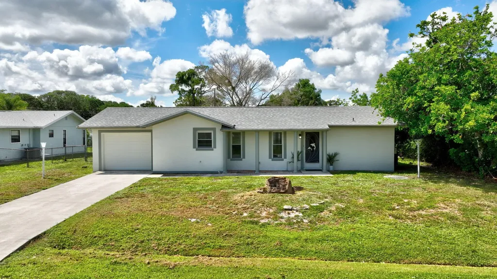 592 SW Banks Terrace Port St Lucie FL 34953