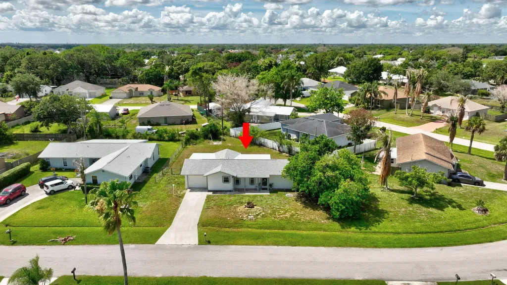 592 SW Banks Terrace Port St Lucie FL 34953
