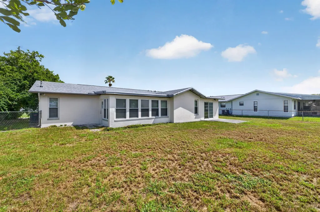 592 SW Banks Terrace Port St Lucie FL 34953
