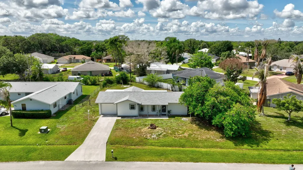 592 SW Banks Terrace Port St Lucie FL 34953
