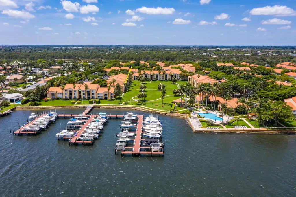 157 Yacht Club Way Hypoluxo FL 33462