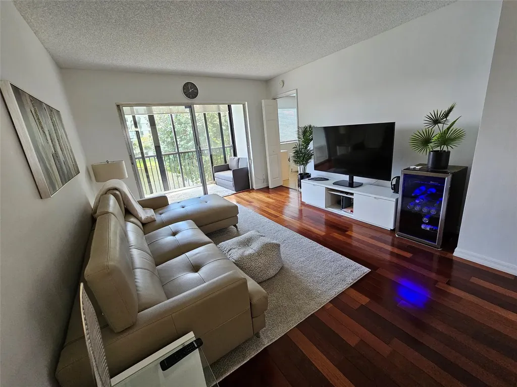 2222 N Cypress Bend Pompano Beach FL 33069
