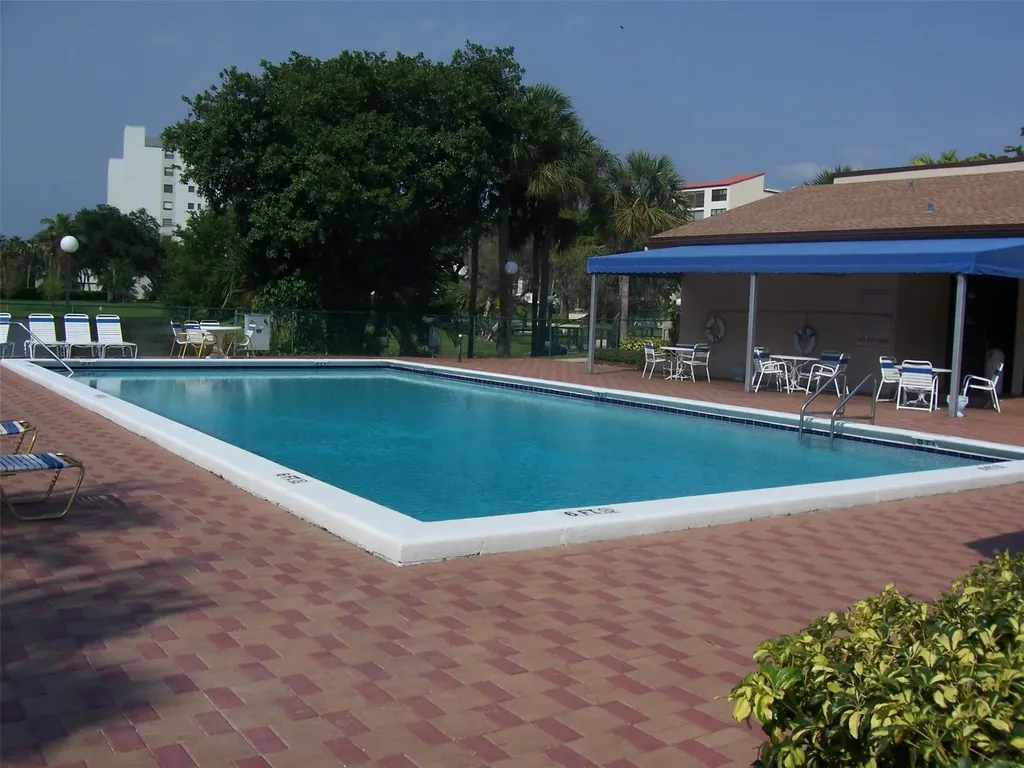 2222 N Cypress Bend Pompano Beach FL 33069