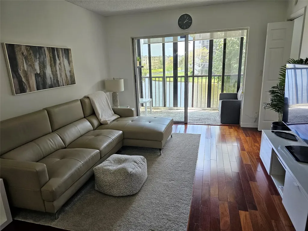 2222 N Cypress Bend Pompano Beach FL 33069