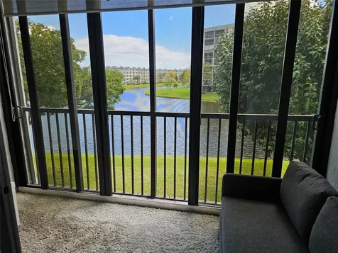 2222 N Cypress Bend Pompano Beach FL 33069
