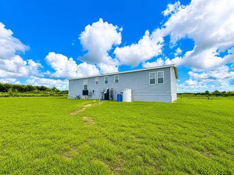 18720 NW 242nd Street Okeechobee FL 34972