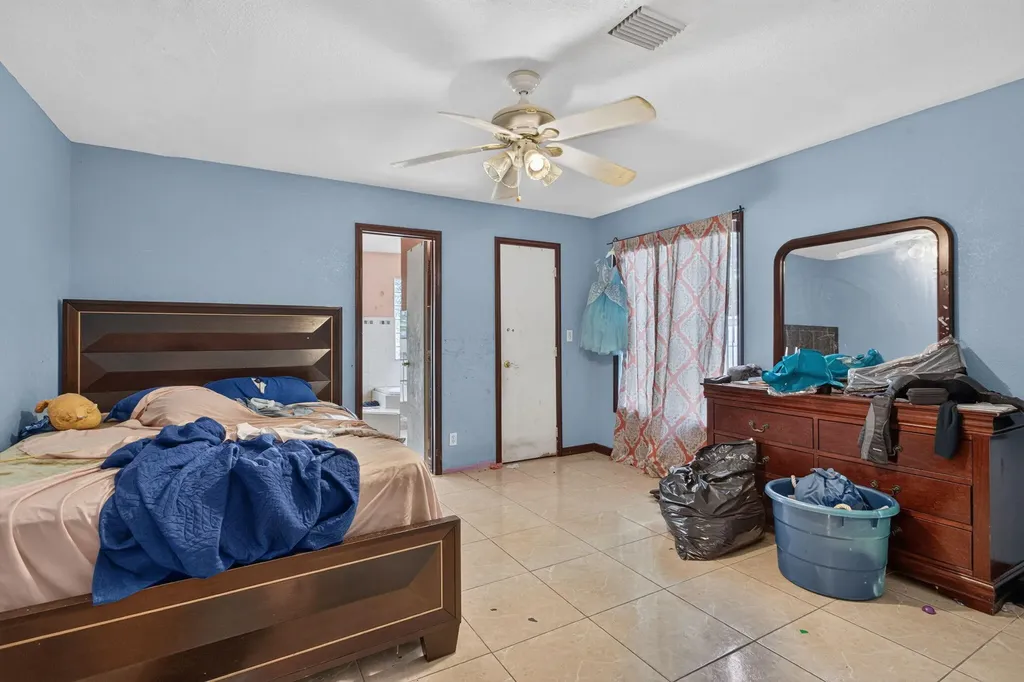4390 NW 35th Avenue Lauderdale Lakes FL 33309