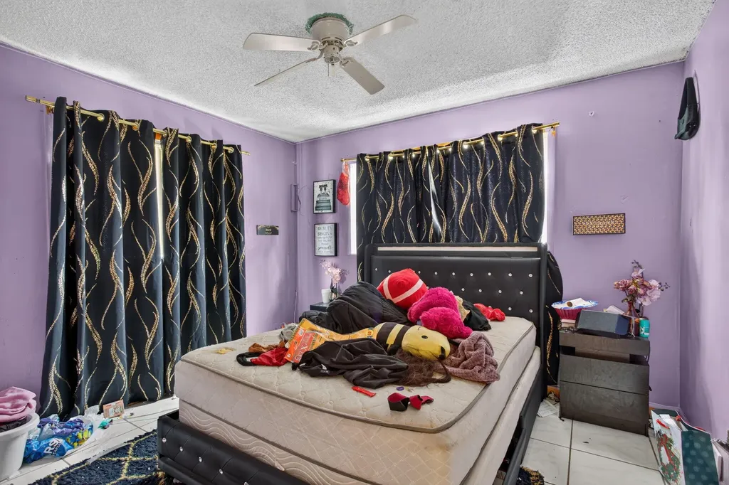 4390 NW 35th Avenue Lauderdale Lakes FL 33309