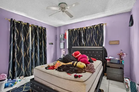 4390 NW 35th Avenue Lauderdale Lakes FL 33309