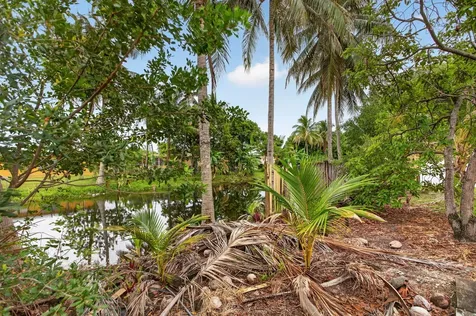 4390 NW 35th Avenue Lauderdale Lakes FL 33309